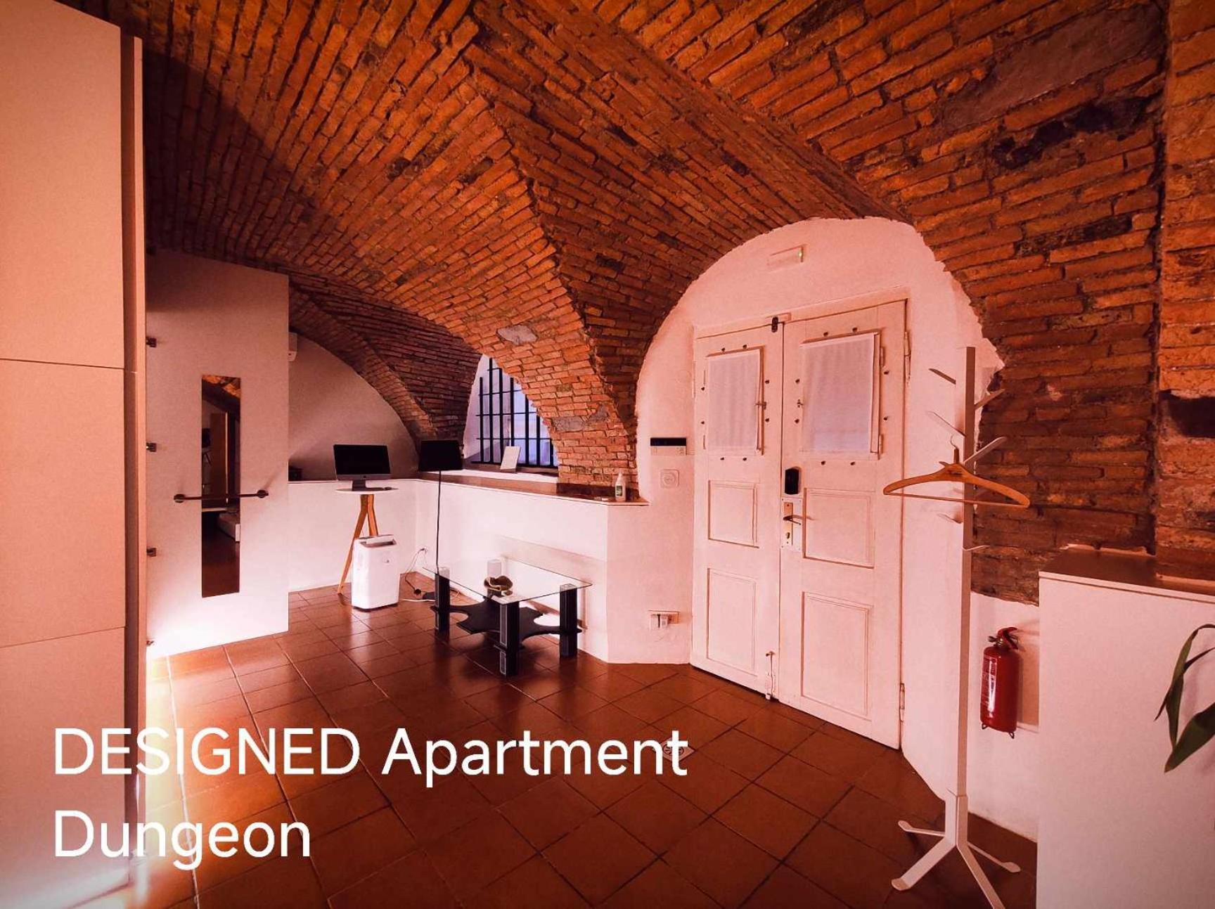 Dungeon Apartment Ljubljana Luaran gambar