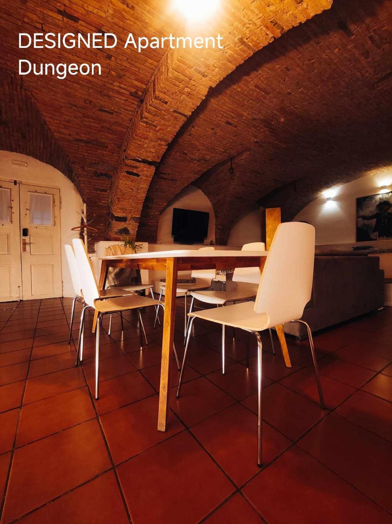 Dungeon Apartment Ljubljana Luaran gambar