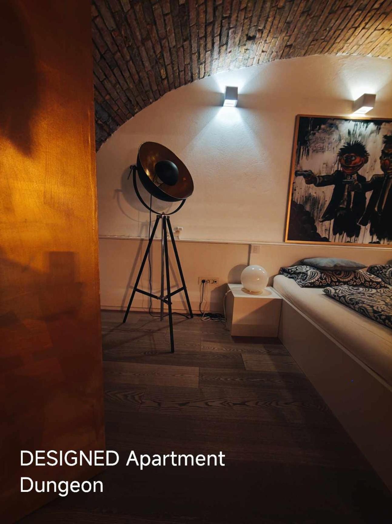 Dungeon Apartment Ljubljana Luaran gambar